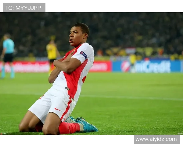 足球巨星赛场外风尚展演穿着运动夹克彰显个性与时尚魅力